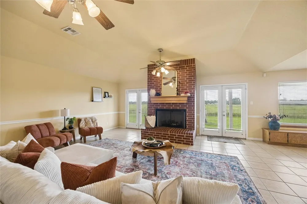 1240 Schumann Road Bellville, TX 77418
