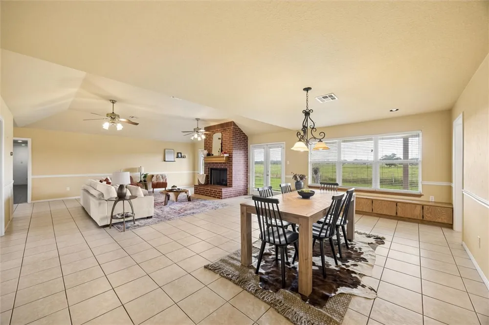 1240 Schumann Road Bellville, TX 77418