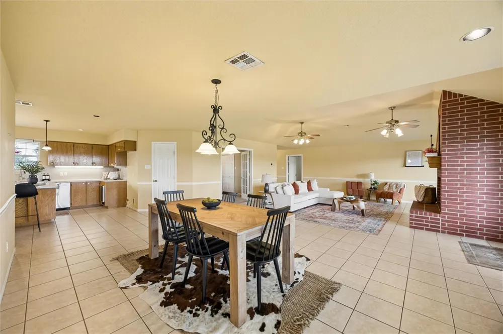 1240 Schumann Road Bellville, TX 77418