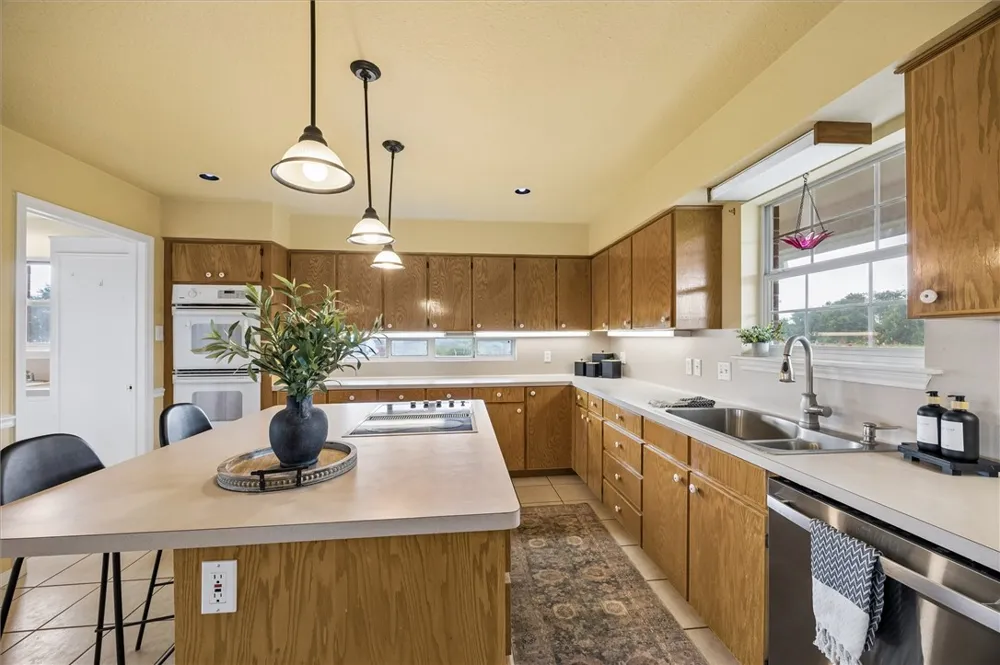 1240 Schumann Road Bellville, TX 77418