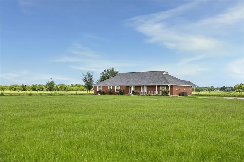 1240 Schumann Road Bellville, TX 77418