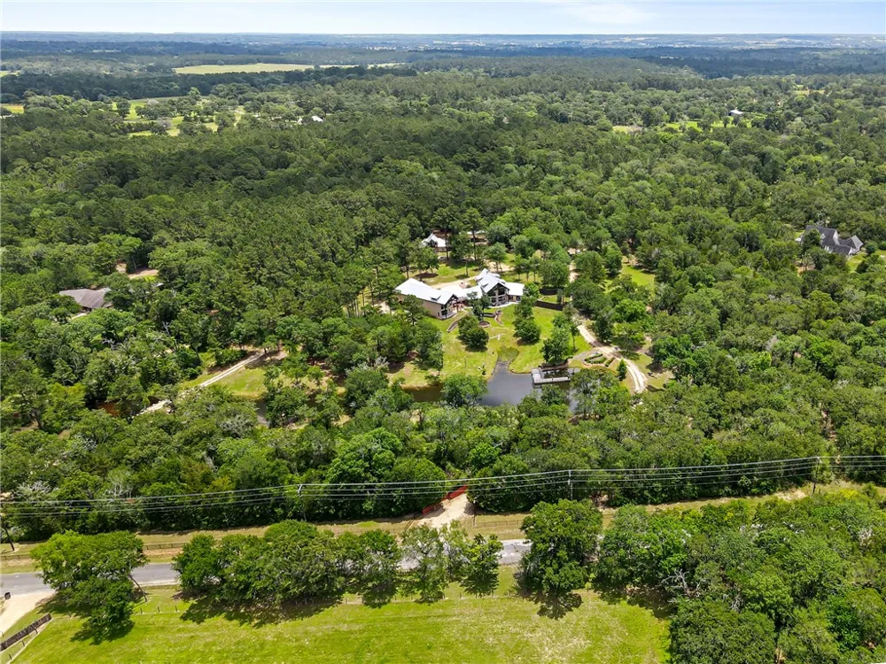 14741 County Road 446 Navasota, TX 77868