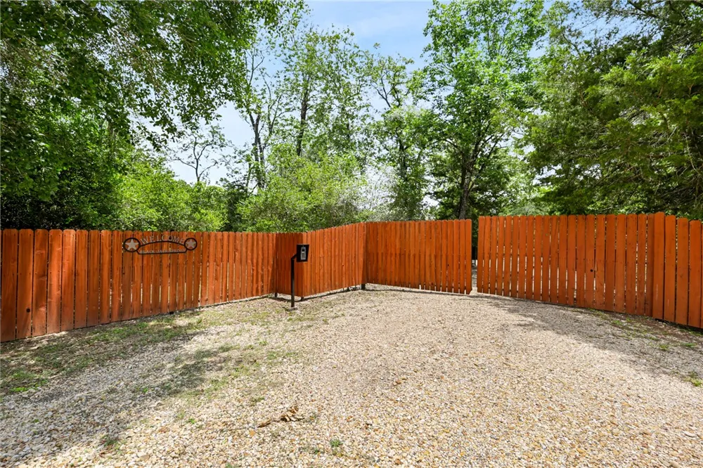14741 County Road 446 Navasota, TX 77868