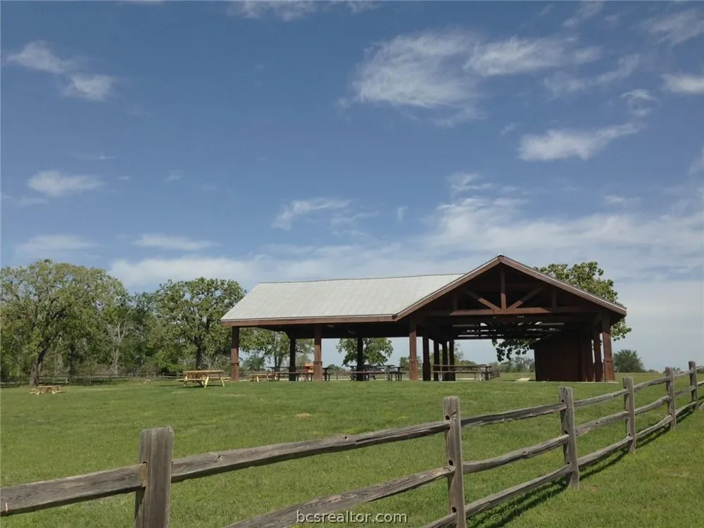 9489 Bishop Bend Iola, TX 77861