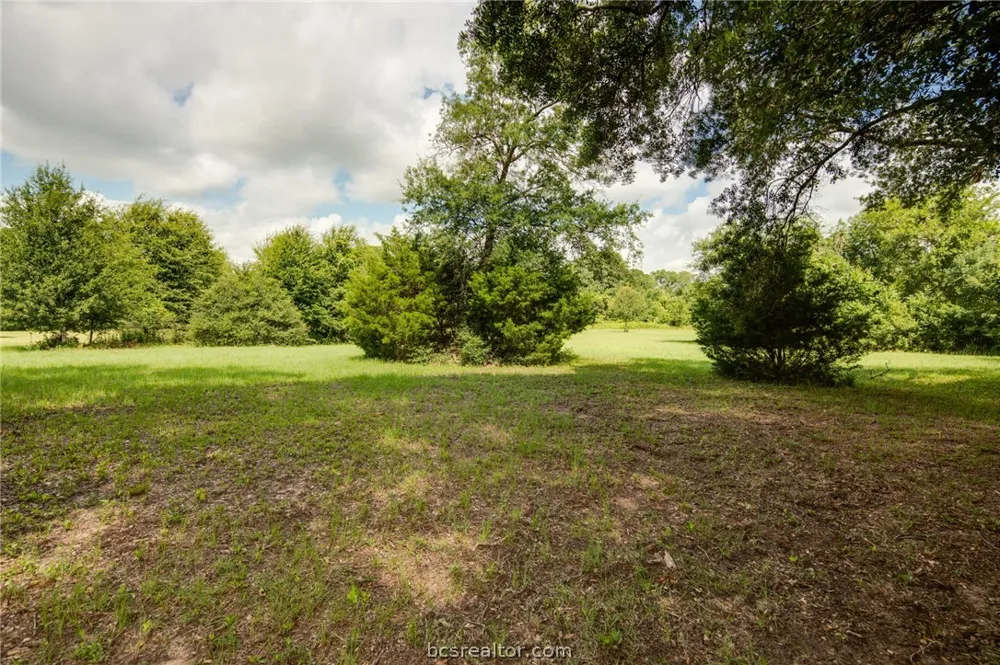 9489 Bishop Bend Iola, TX 77861