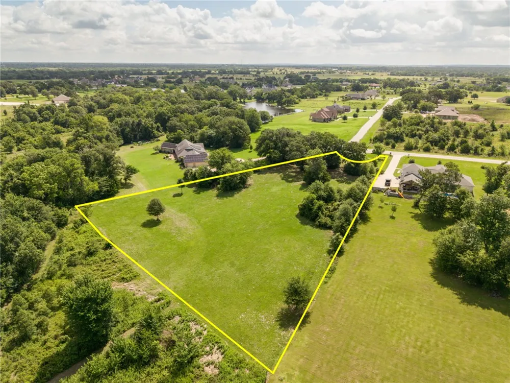 9489 Bishop Bend Iola, TX 77861