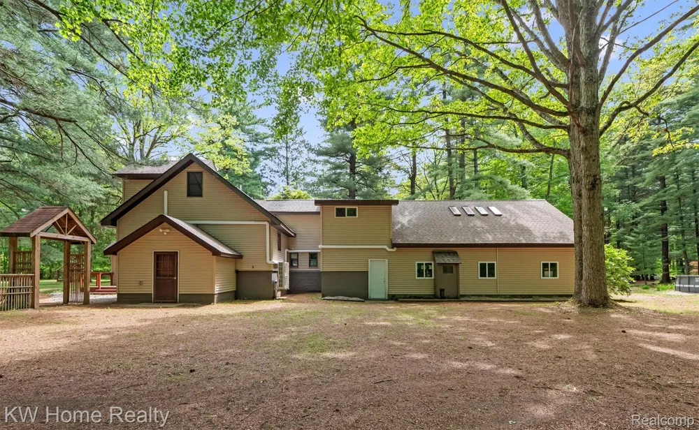 4474 Five Lakes Road North Branch Township, MI 48461