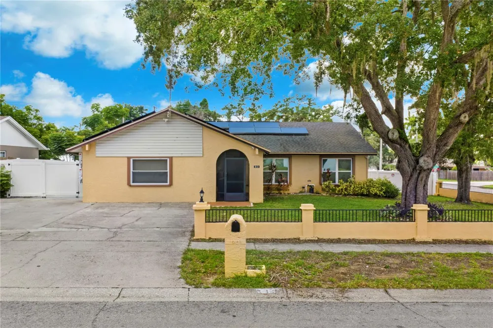 613 FOREST HILLS DRIVE Brandon, FL 33510