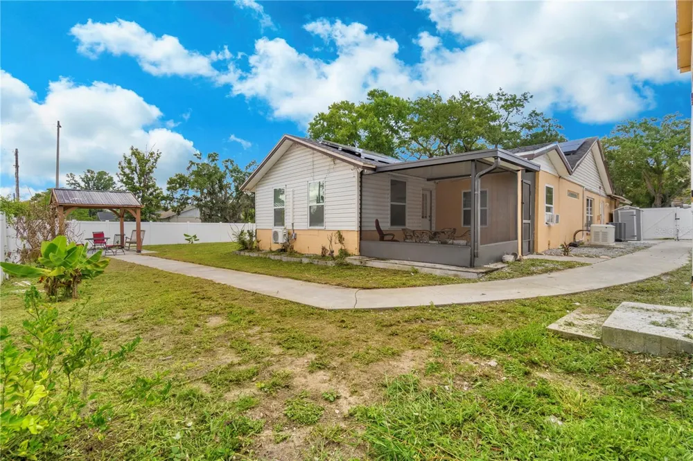 613 FOREST HILLS DRIVE Brandon, FL 33510