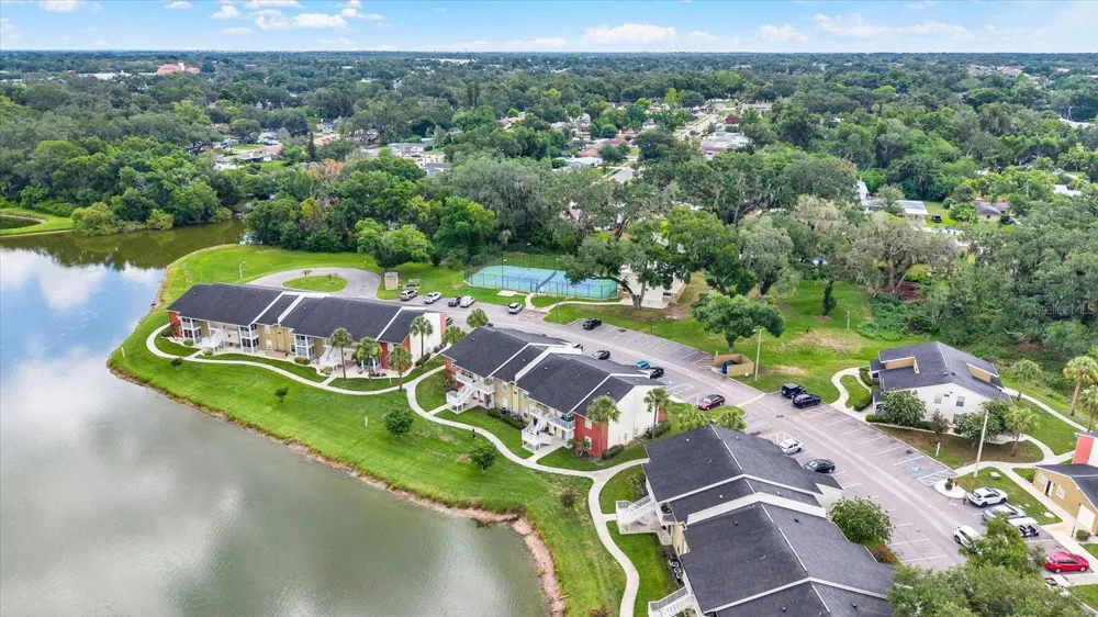 308 LAKE PARSONS GREEN #203 Brandon, FL 33511
