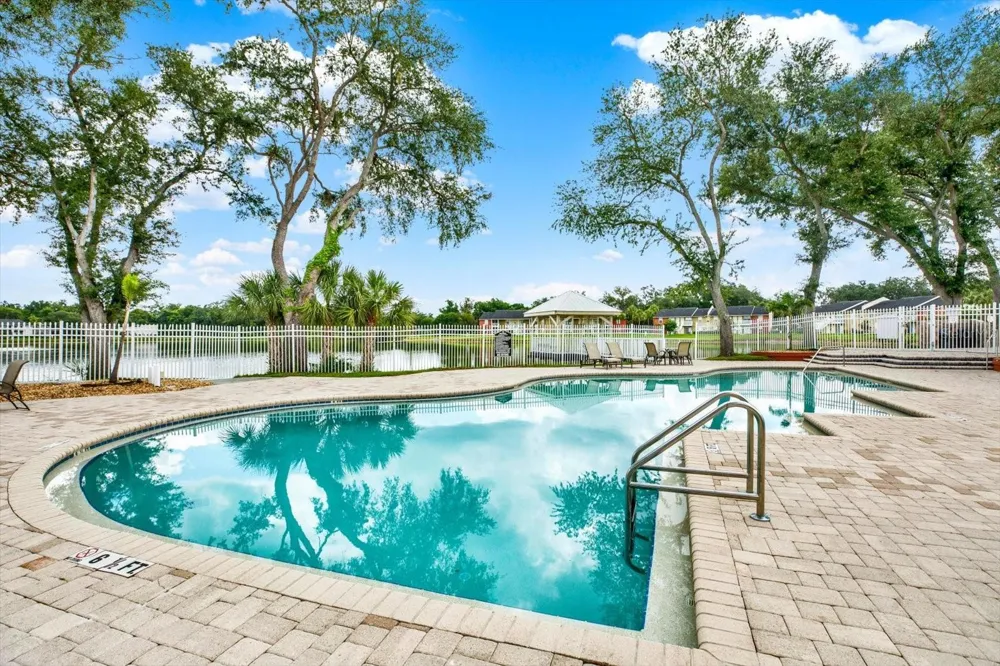 308 LAKE PARSONS GREEN #203 Brandon, FL 33511