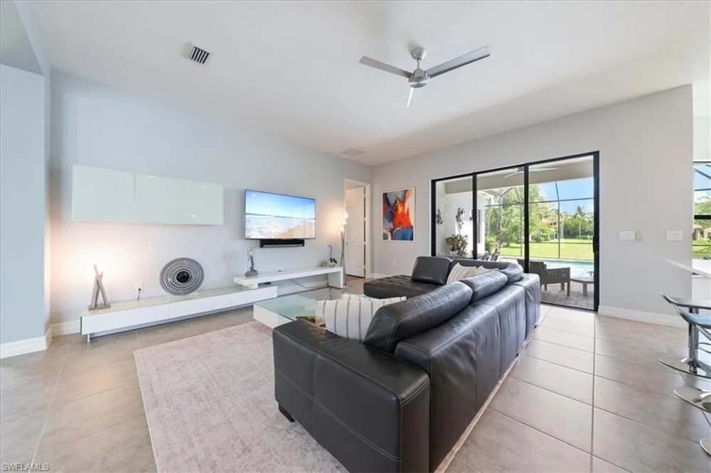 3264 Pacific Drive Naples, FL 34119