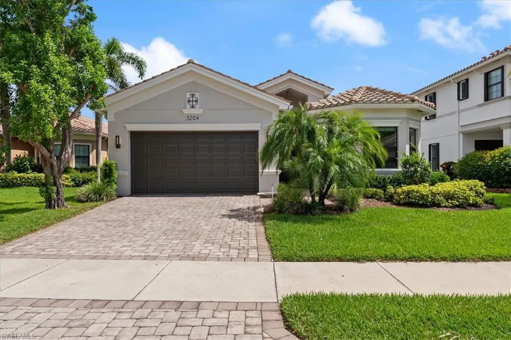 3264 Pacific Drive Naples, FL 34119
