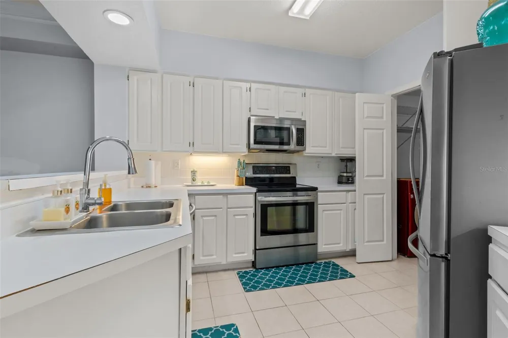 3302 BAY CLUB CIRCLE #3202 Tampa, FL 33607
