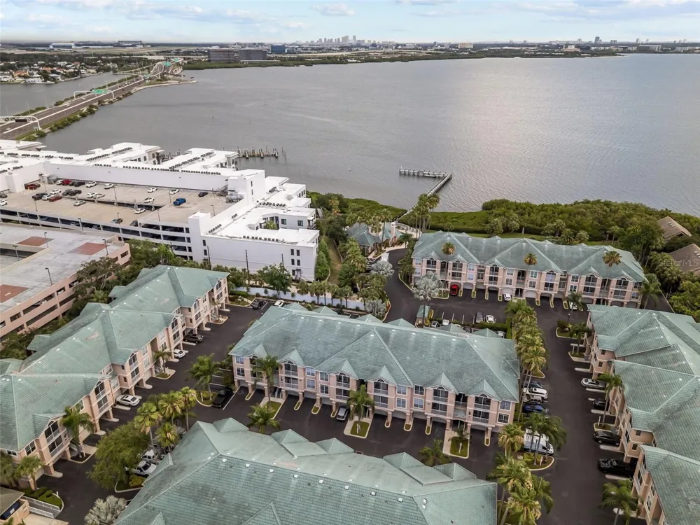 3302 BAY CLUB CIRCLE #3202 Tampa, FL 33607