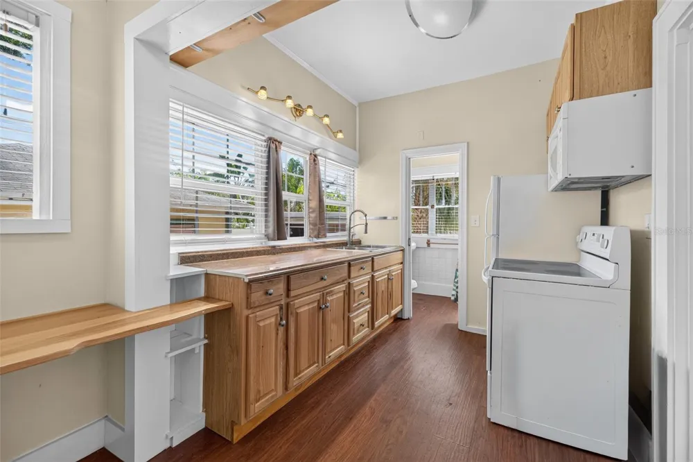 2800 2ND AVENUE St Petersburg, FL 33713