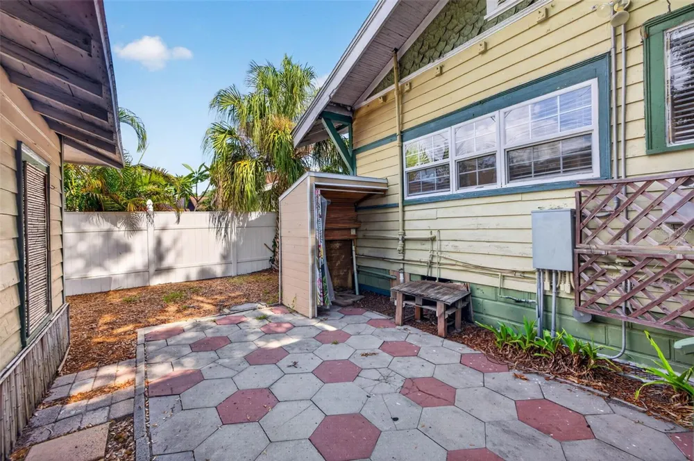 2800 2ND AVENUE St Petersburg, FL 33713