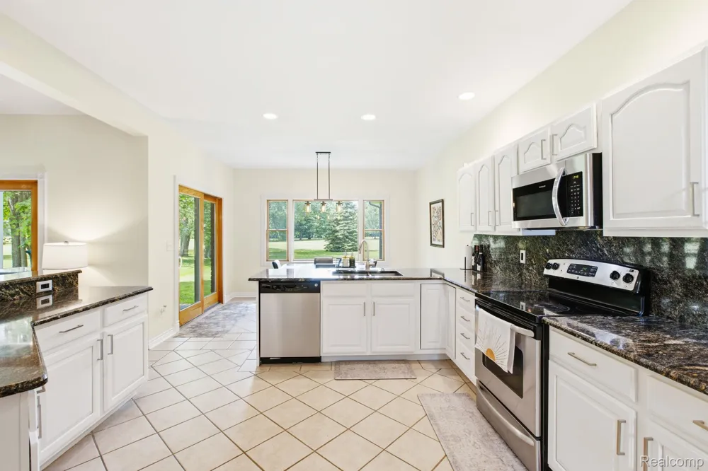 3269 Saint Andrews Drive Port Huron Charter Township, MI 48060