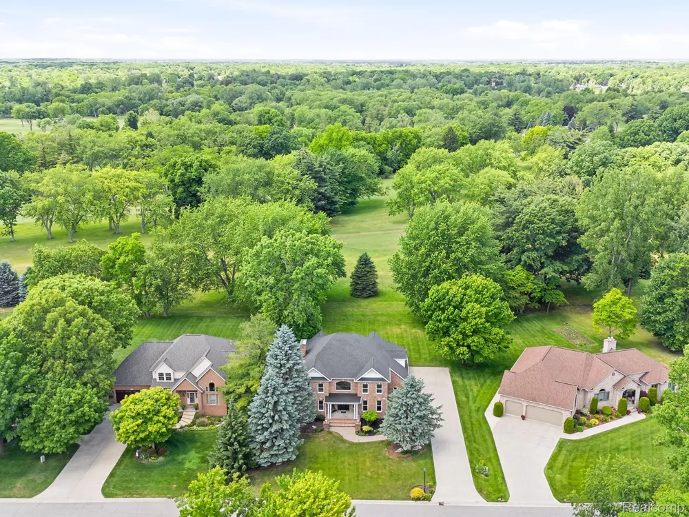 3269 Saint Andrews Drive Port Huron Charter Township, MI 48060