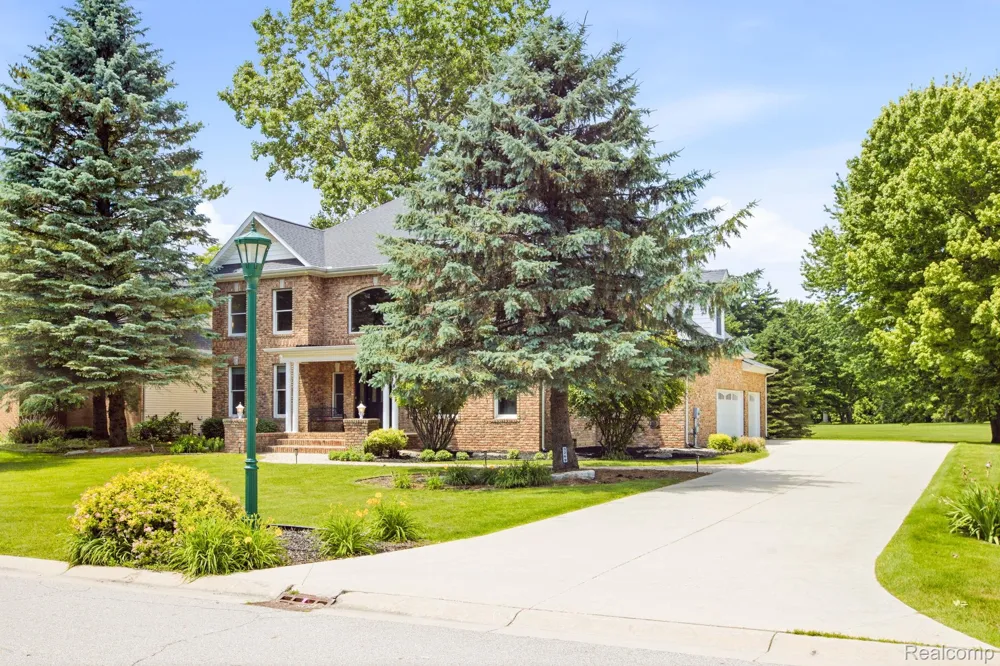 3269 Saint Andrews Drive Port Huron Charter Township, MI 48060