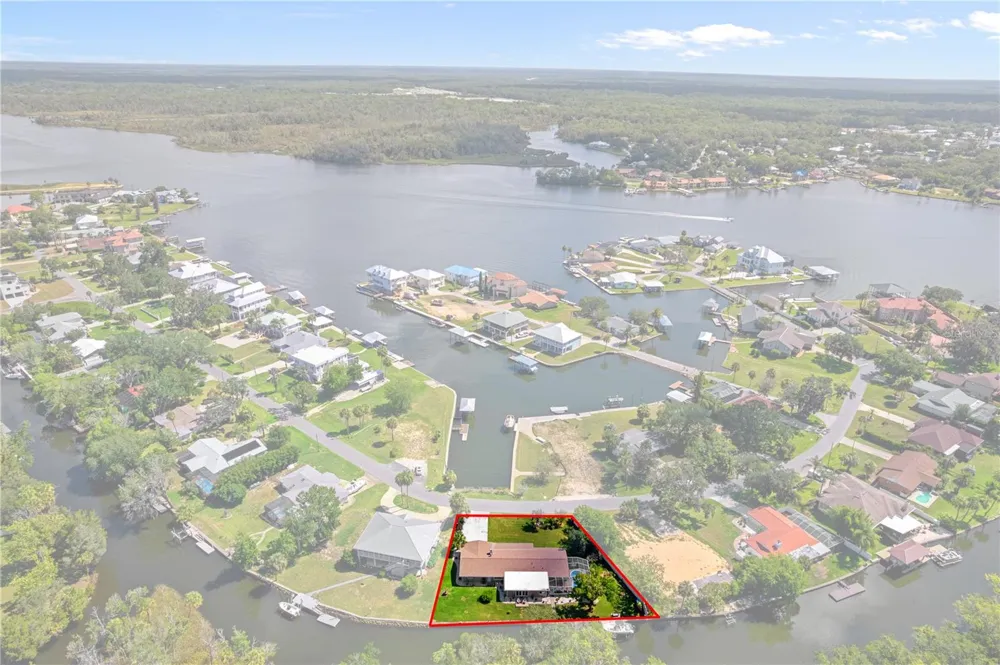 2160 WATERSEDGE DRIVE Crystal River, FL 34429