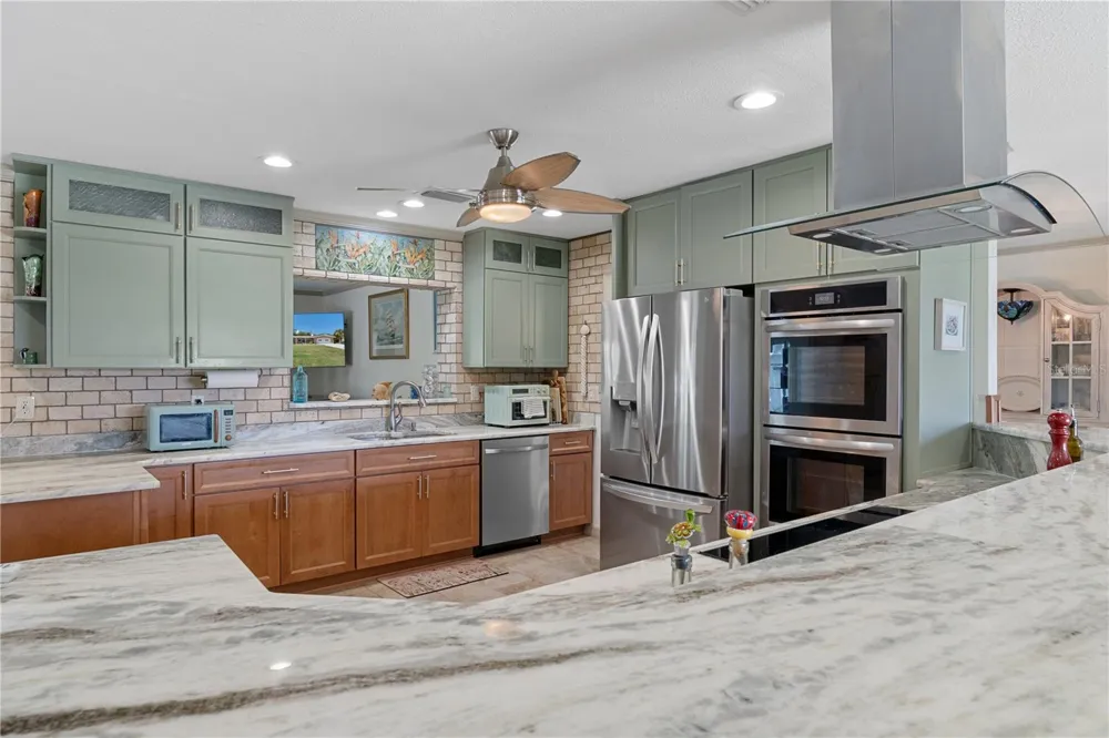 2160 WATERSEDGE DRIVE Crystal River, FL 34429