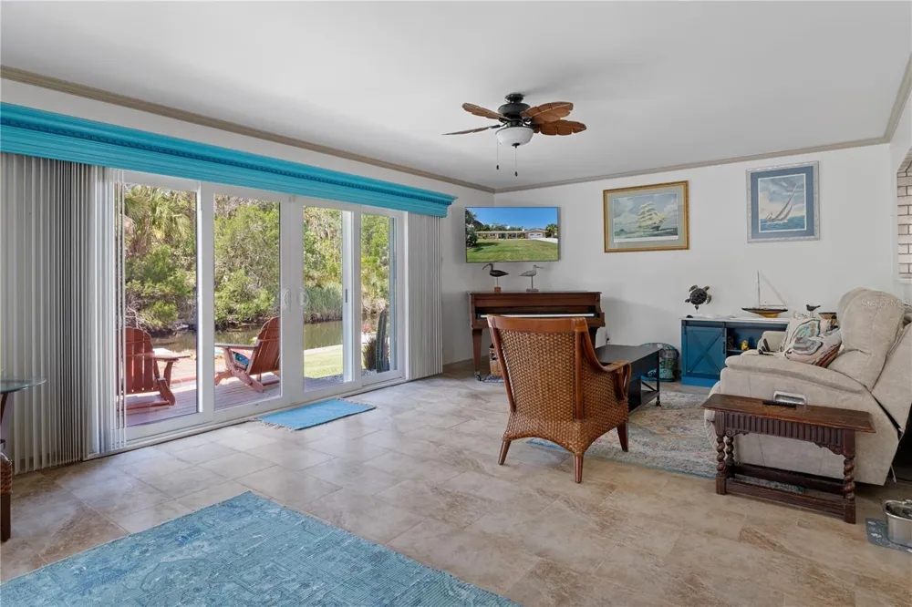 2160 WATERSEDGE DRIVE Crystal River, FL 34429