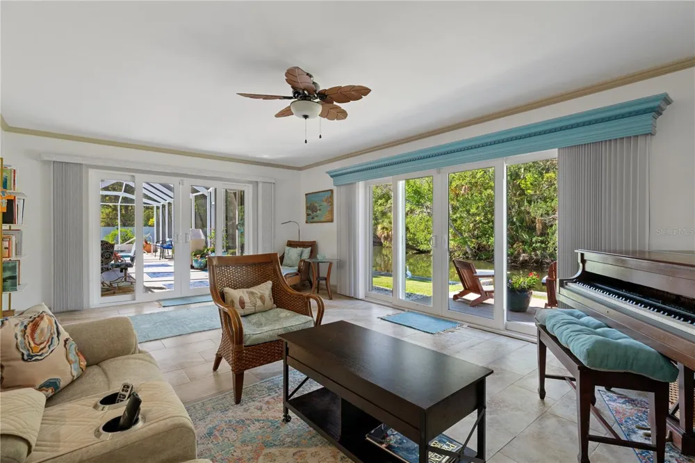 2160 WATERSEDGE DRIVE Crystal River, FL 34429