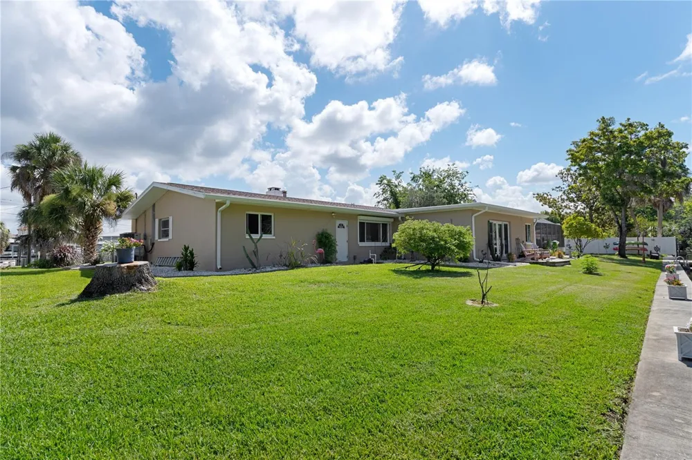 2160 WATERSEDGE DRIVE Crystal River, FL 34429