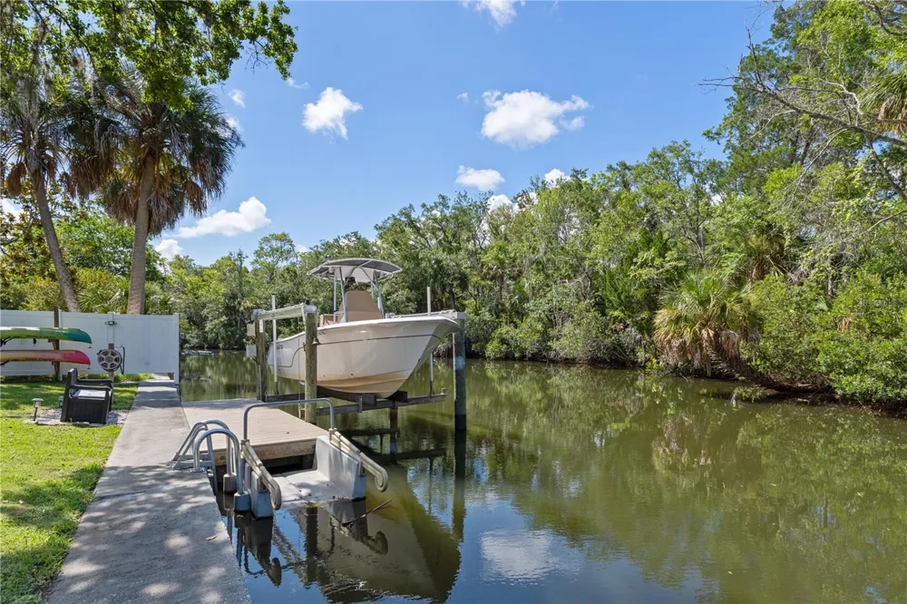 2160 WATERSEDGE DRIVE Crystal River, FL 34429