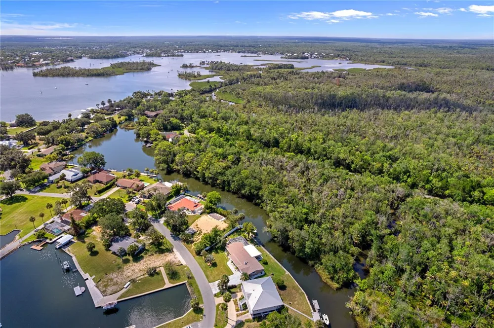 2160 WATERSEDGE DRIVE Crystal River, FL 34429