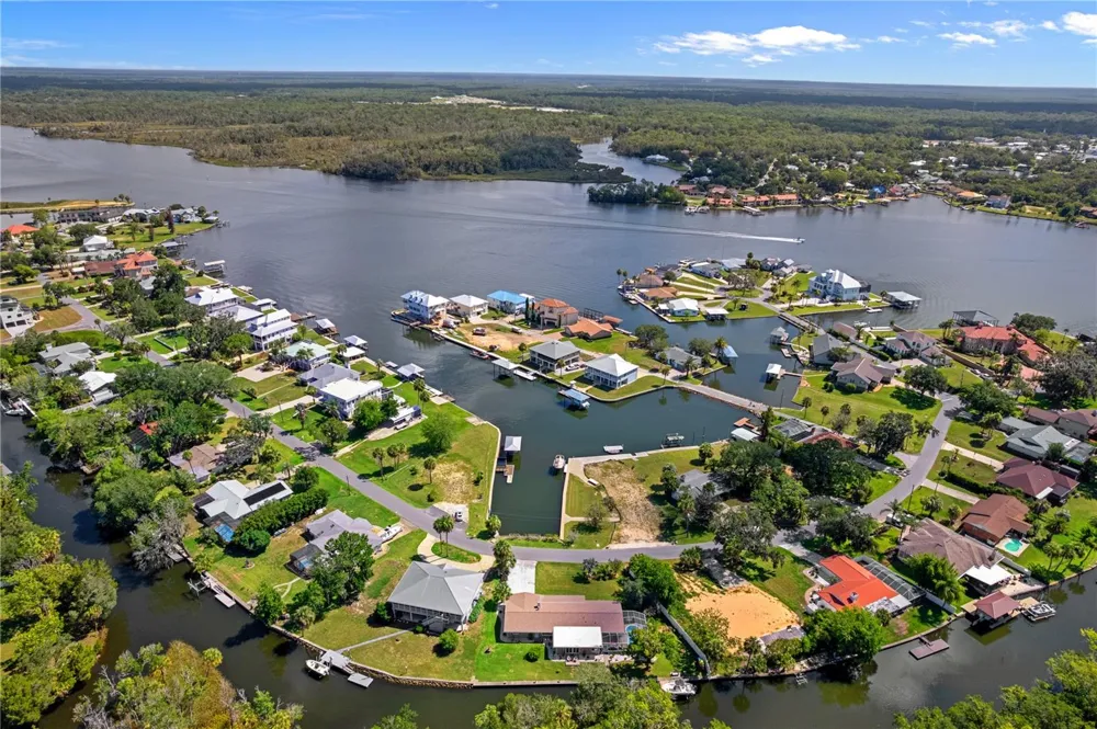 2160 WATERSEDGE DRIVE Crystal River, FL 34429