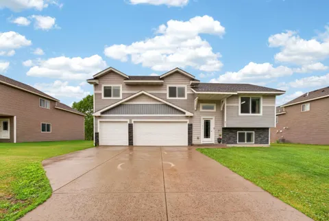 835 Highview Loop SE