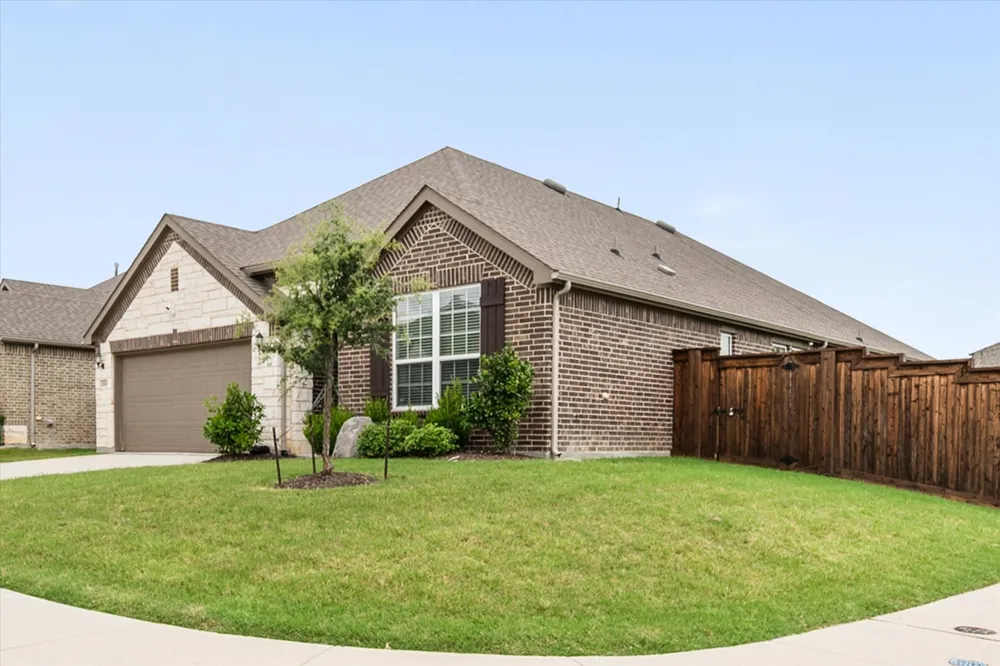 2601 Creswick Drive Mansfield, TX 76084