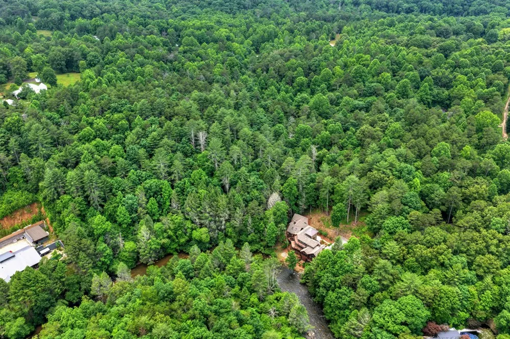 192 Delphi Hills Lane McCaysville, GA 30555