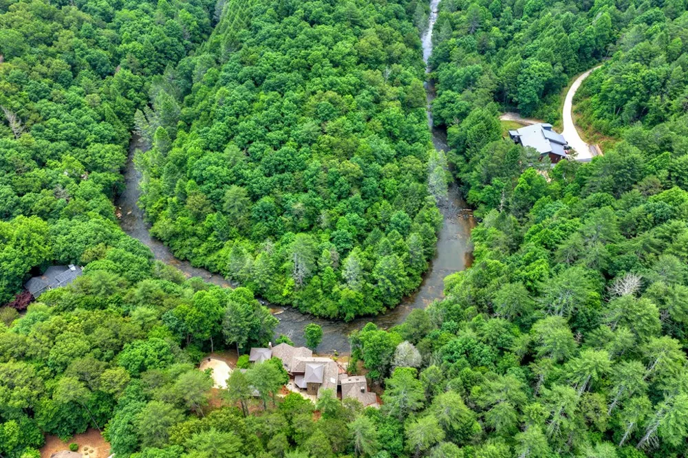 192 Delphi Hills Lane McCaysville, GA 30555