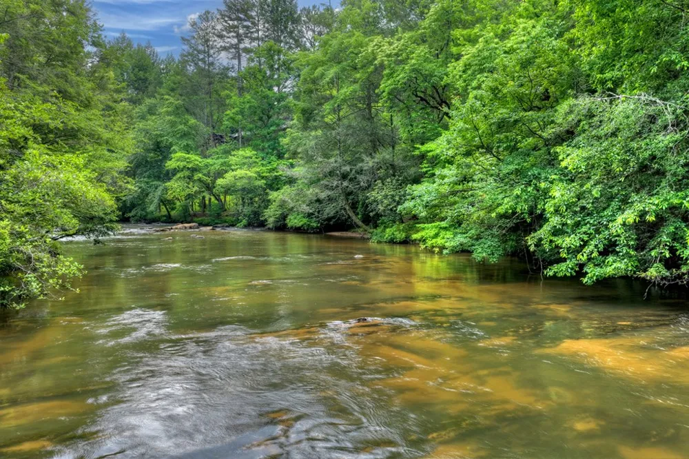 192 Delphi Hills Lane McCaysville, GA 30555