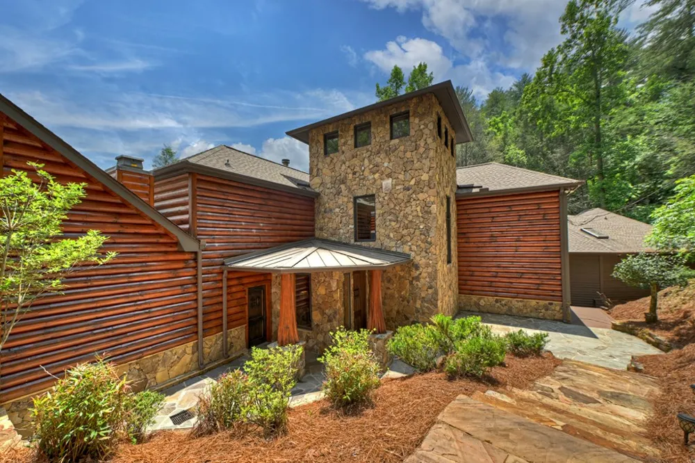 192 Delphi Hills Lane McCaysville, GA 30555
