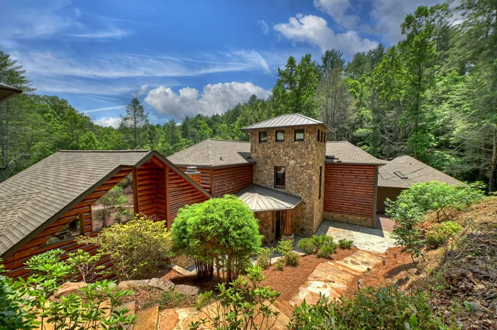 192 Delphi Hills Lane McCaysville, GA 30555