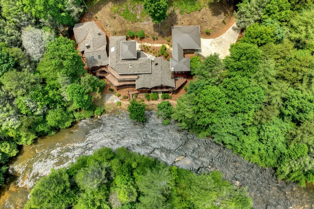 192 Delphi Hills Lane McCaysville, GA 30555