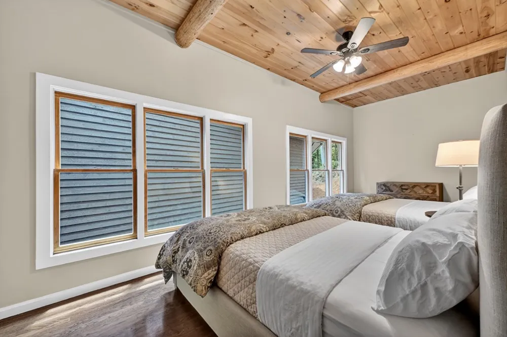 192 Delphi Hills Lane McCaysville, GA 30555
