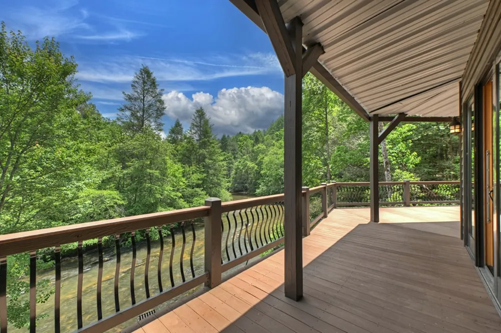 192 Delphi Hills Lane McCaysville, GA 30555