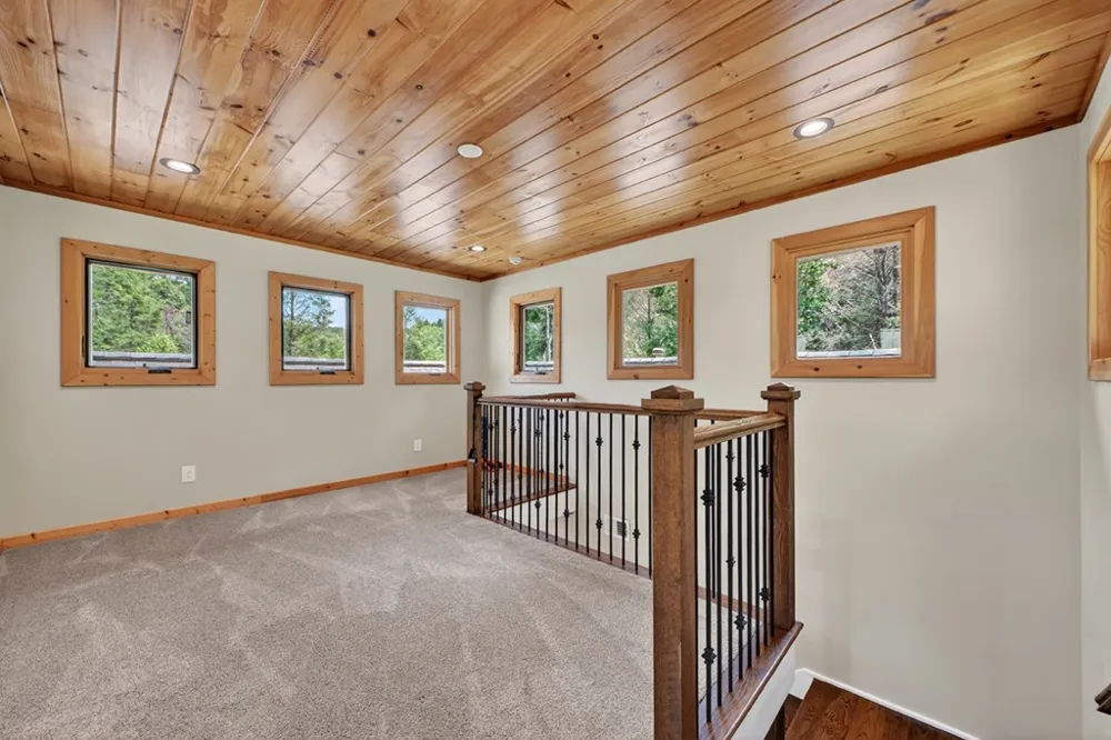 192 Delphi Hills Lane McCaysville, GA 30555