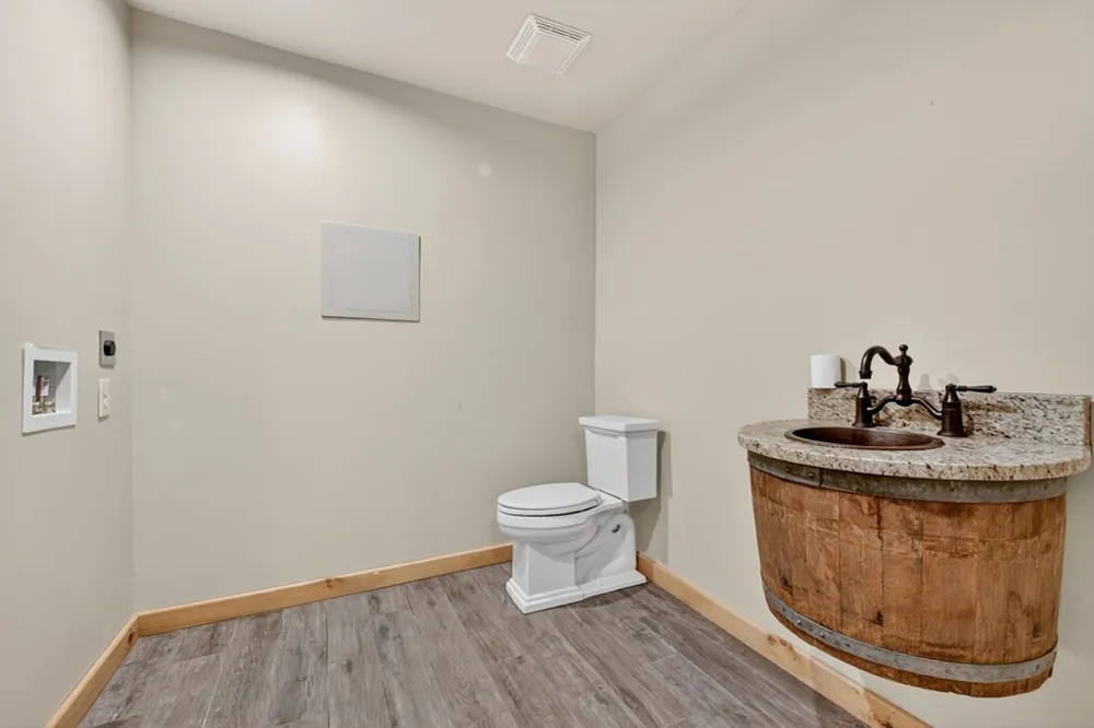 192 Delphi Hills Lane McCaysville, GA 30555