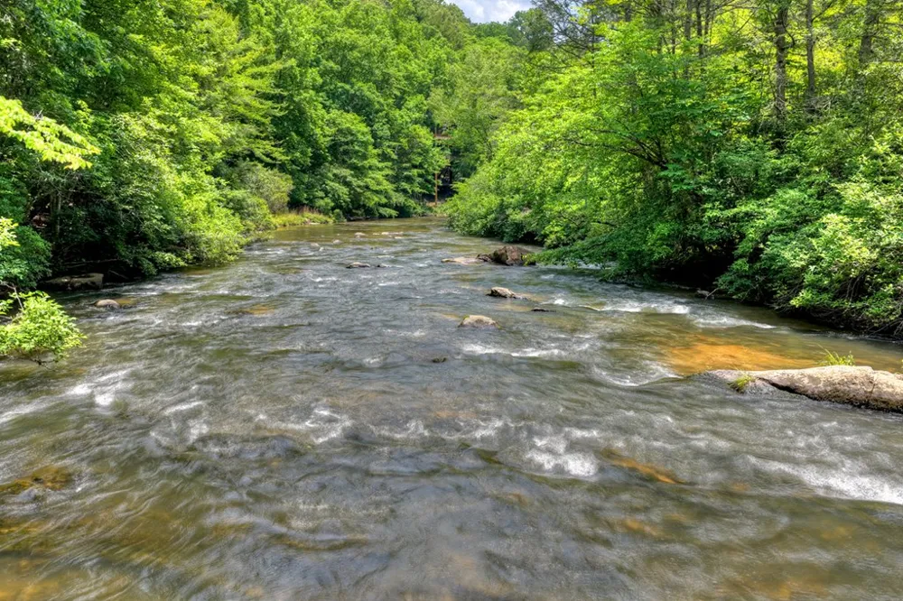 192 Delphi Hills Lane McCaysville, GA 30555