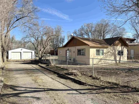 131 Sunnyside Lane
