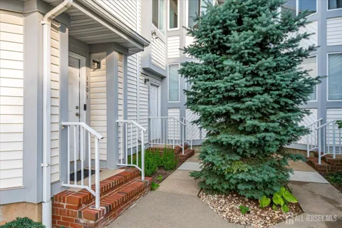 1702 Amanda Court