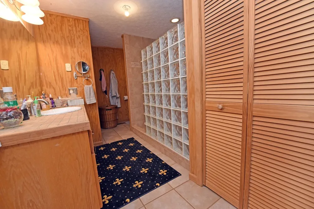 742 Hillcrest Drive McCaysville, GA 30555