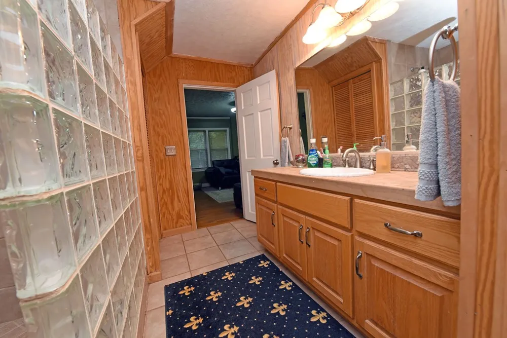 742 Hillcrest Drive McCaysville, GA 30555