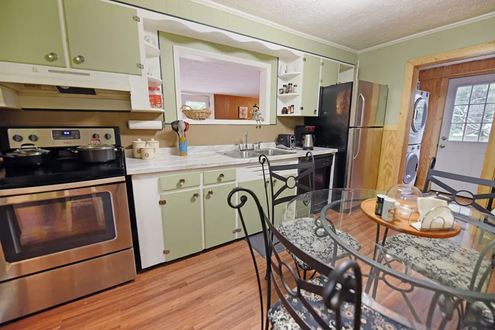 742 Hillcrest Drive McCaysville, GA 30555